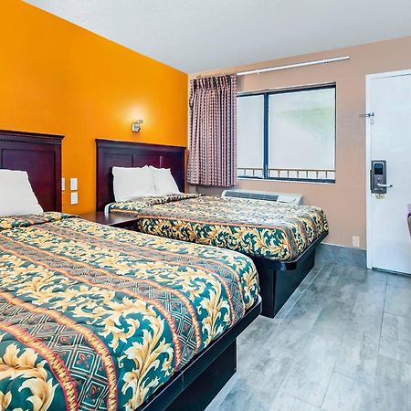 Oyo Hotel Lake Charles Hwy 10 Εξωτερικό φωτογραφία