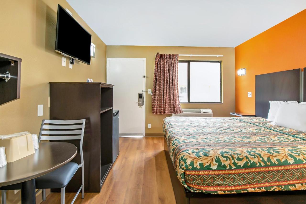 Oyo Hotel Lake Charles Hwy 10 Εξωτερικό φωτογραφία