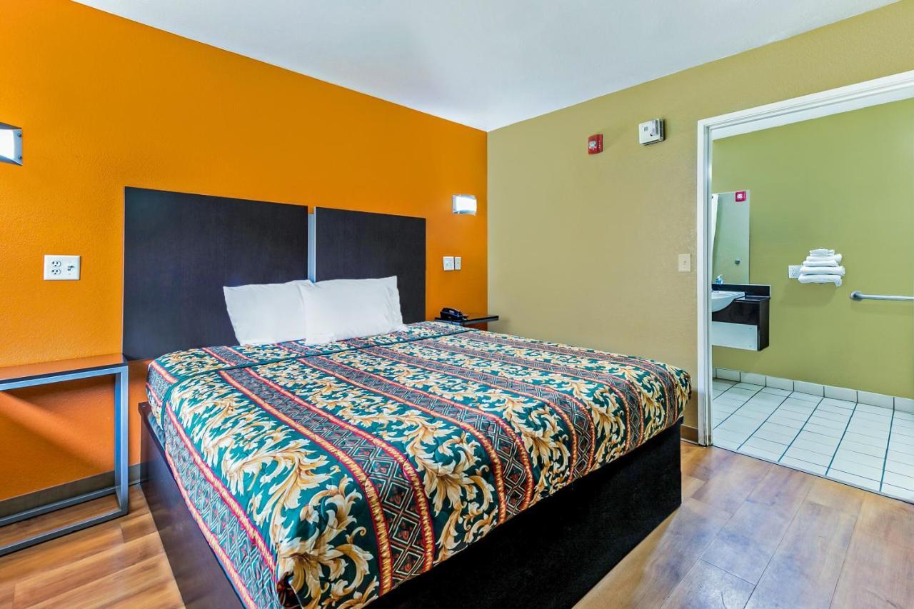 Oyo Hotel Lake Charles Hwy 10 Εξωτερικό φωτογραφία