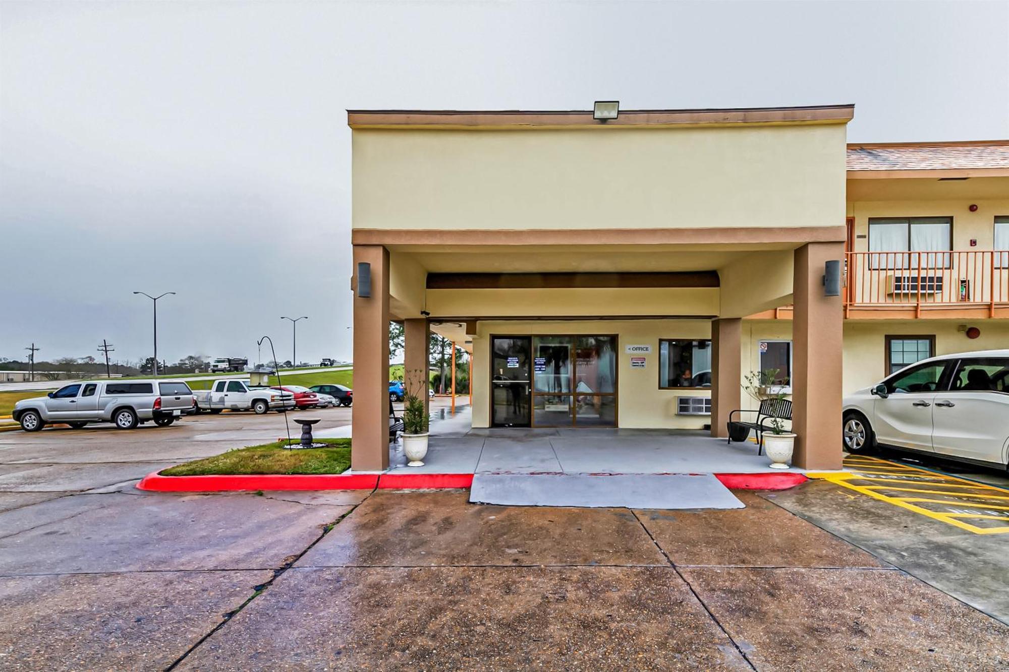 Oyo Hotel Lake Charles Hwy 10 Εξωτερικό φωτογραφία