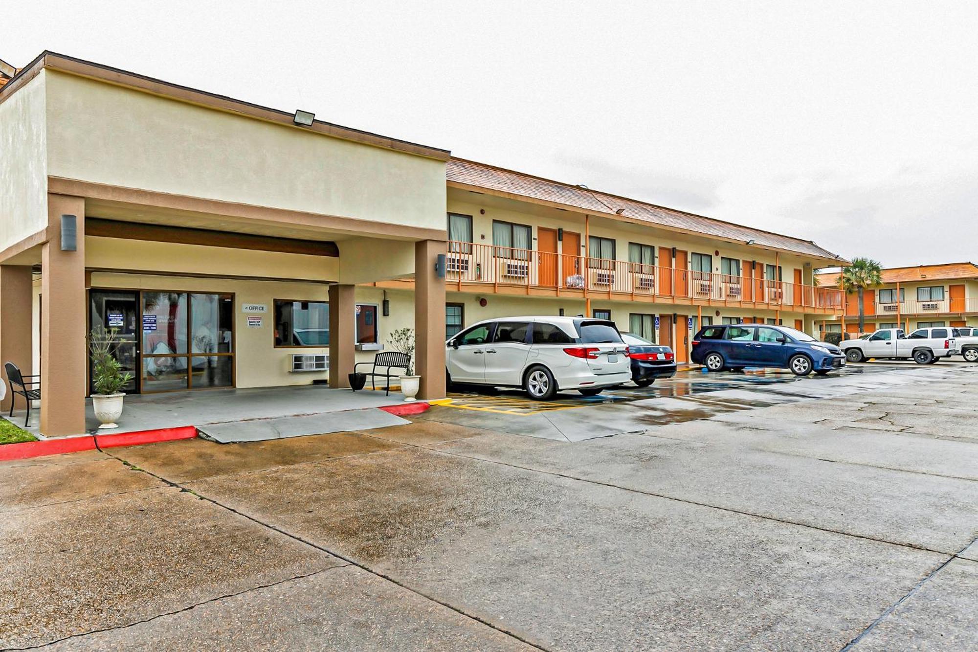 Oyo Hotel Lake Charles Hwy 10 Εξωτερικό φωτογραφία