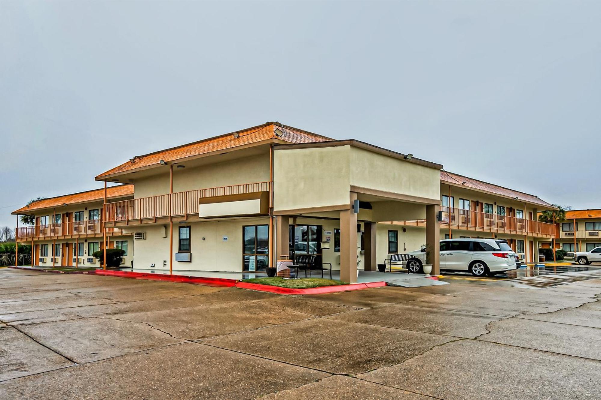 Oyo Hotel Lake Charles Hwy 10 Εξωτερικό φωτογραφία
