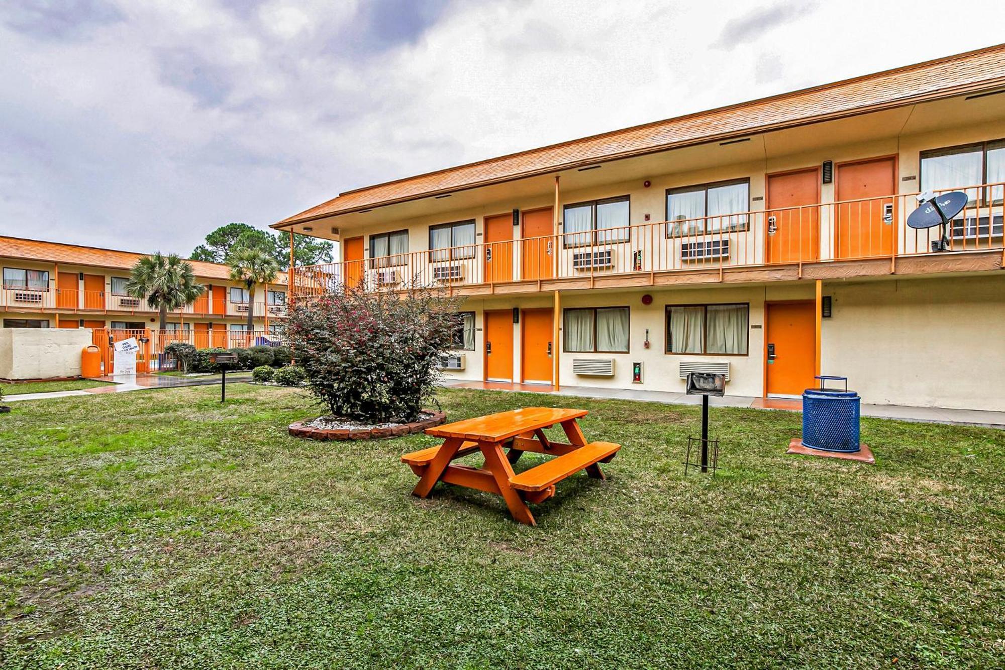 Oyo Hotel Lake Charles Hwy 10 Εξωτερικό φωτογραφία